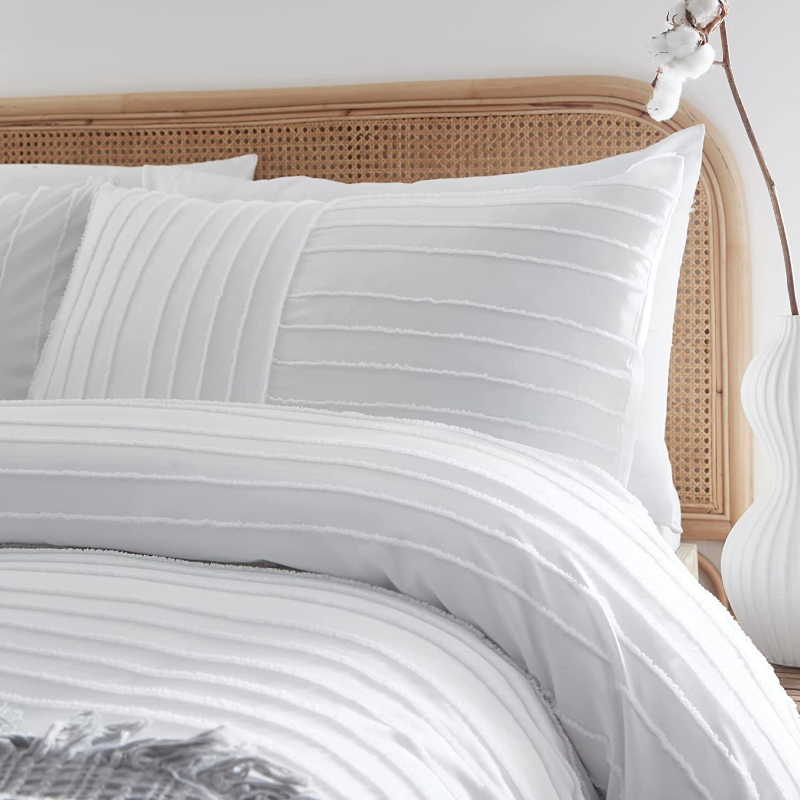 Pottery barn white online duvet cover queen